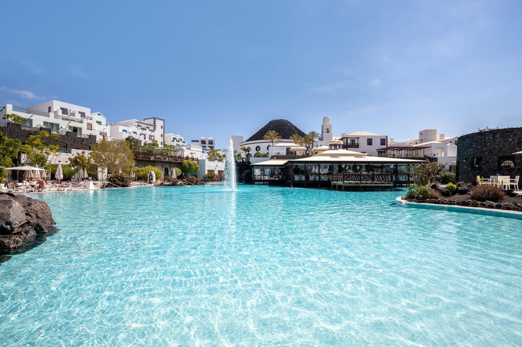 Hotel Livvo Volcan Lanzarote Плайя-Бланка Екстер'єр фото
