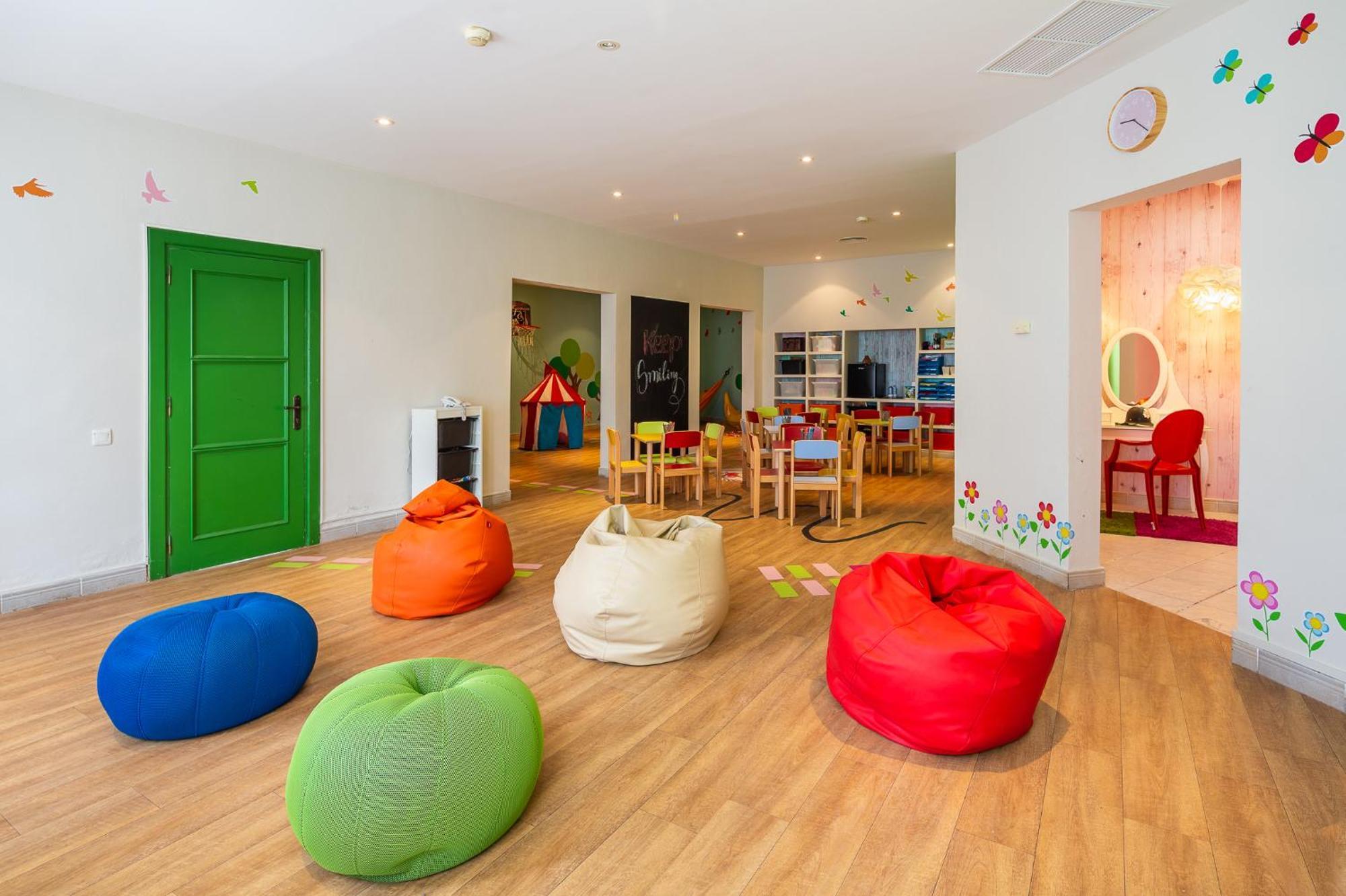 Hotel Livvo Volcan Lanzarote Плайя-Бланка Екстер'єр фото