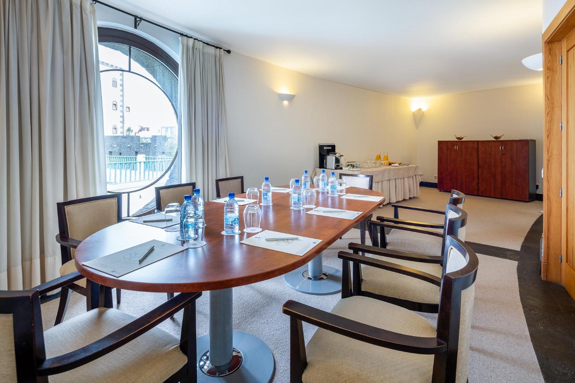 Hotel Livvo Volcan Lanzarote Плайя-Бланка Екстер'єр фото